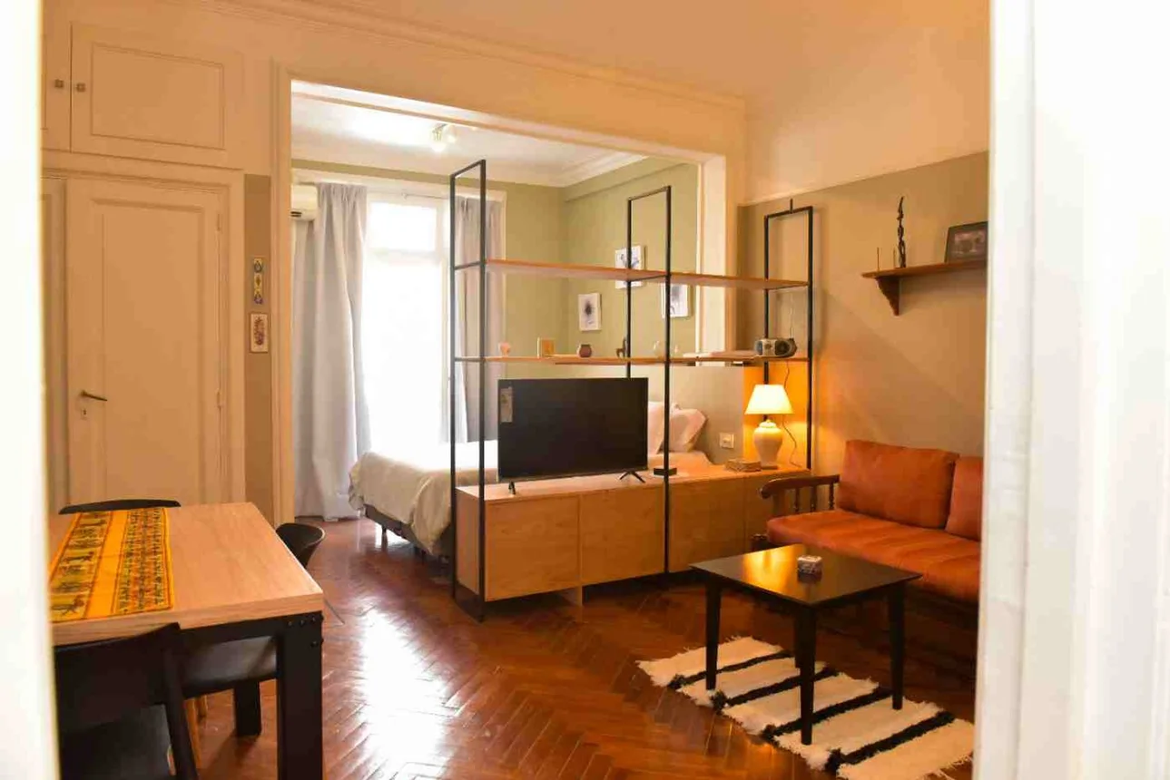 Monoambiente en alquiler en San Nicolás, Montevideo 300