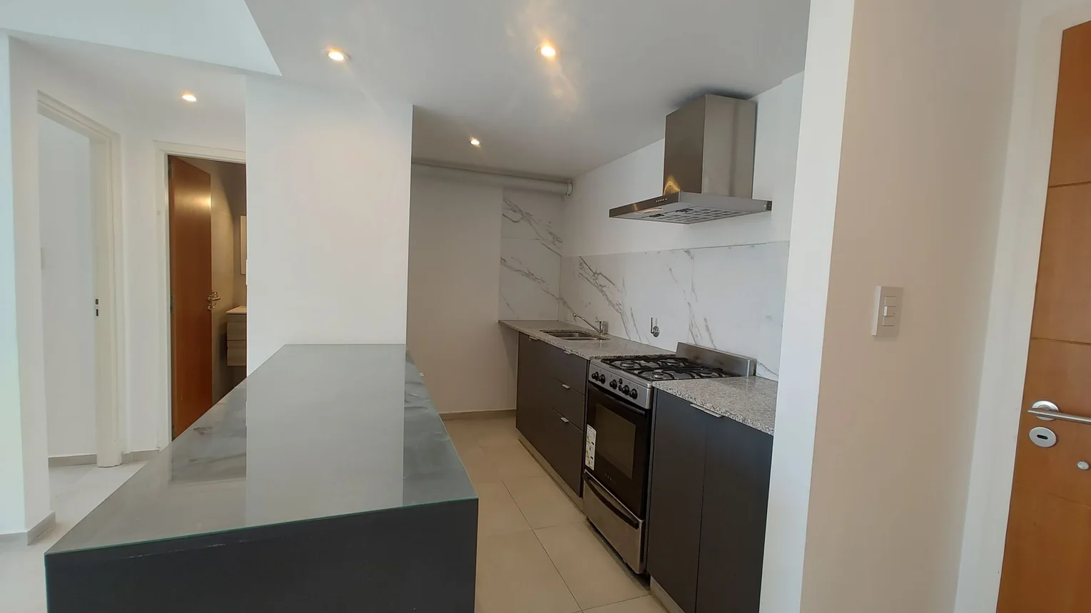 Departamento de 2 ambientes en alquiler en La Plata, Calle 8 E/ 34 y 35 100, foto 3