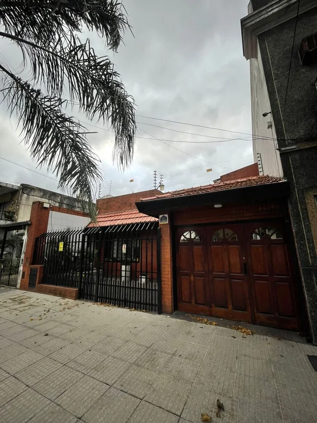 Venta casa lugano 4 amb lote propio 8,66 x 37 mts, foto 1