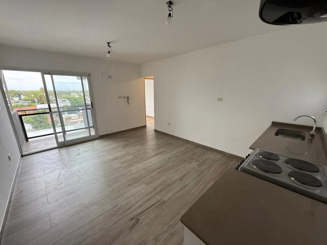 Departamento de 2 ambientes en alquiler en Morón, F. F. C. C. General San Martín 800