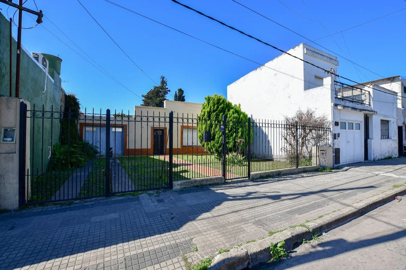 Casa en venta en La Plata, foto 2