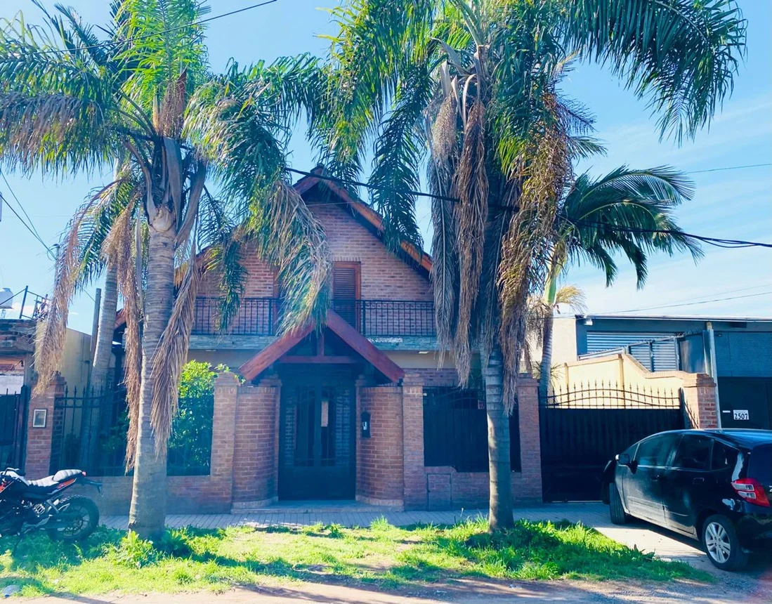 Casa en venta en Ezpeleta Oeste, Venezuela 2500