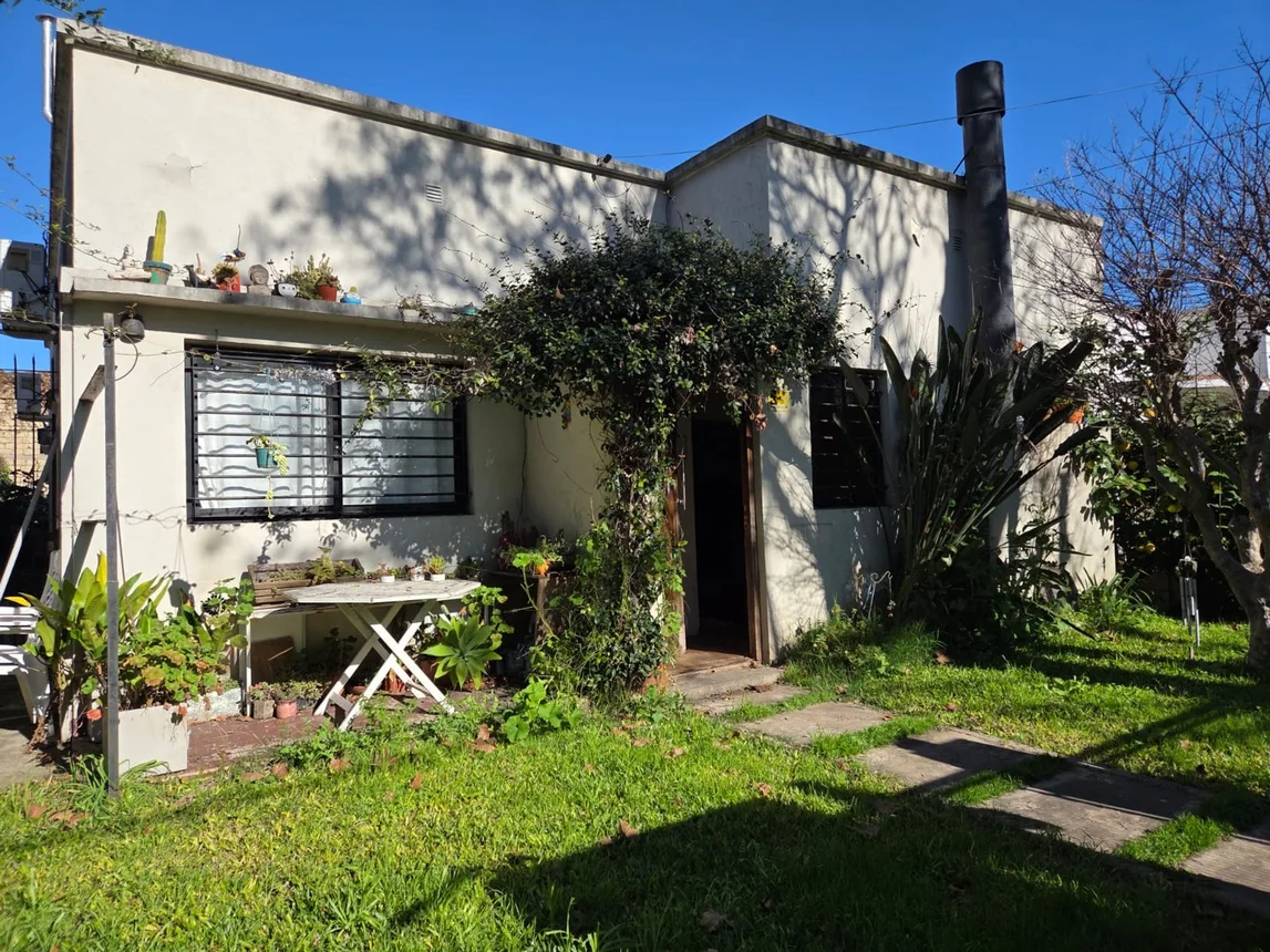 Casa de 4 ambientes en venta en San Isidro, Jacinto Díaz 500