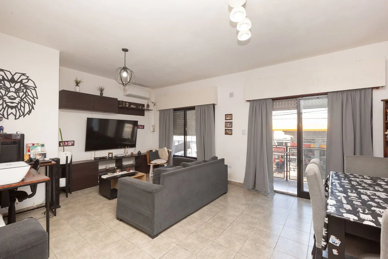 PH de 3 ambientes en venta en El Palomar, Capitán Claudio Rosales 1200