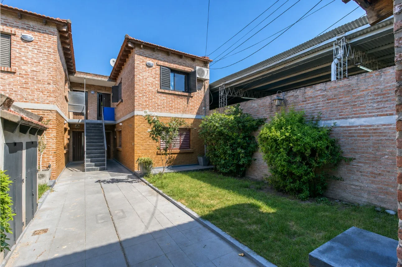 Casa dúplex en venta en La Plata