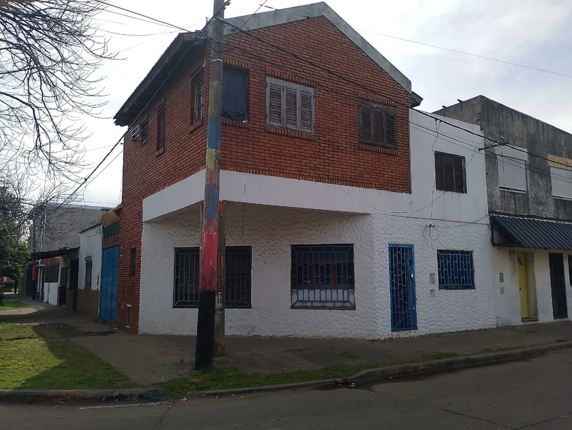 Casa de 5 ambientes en venta en Rosario, Pasaje Esperanto 300
