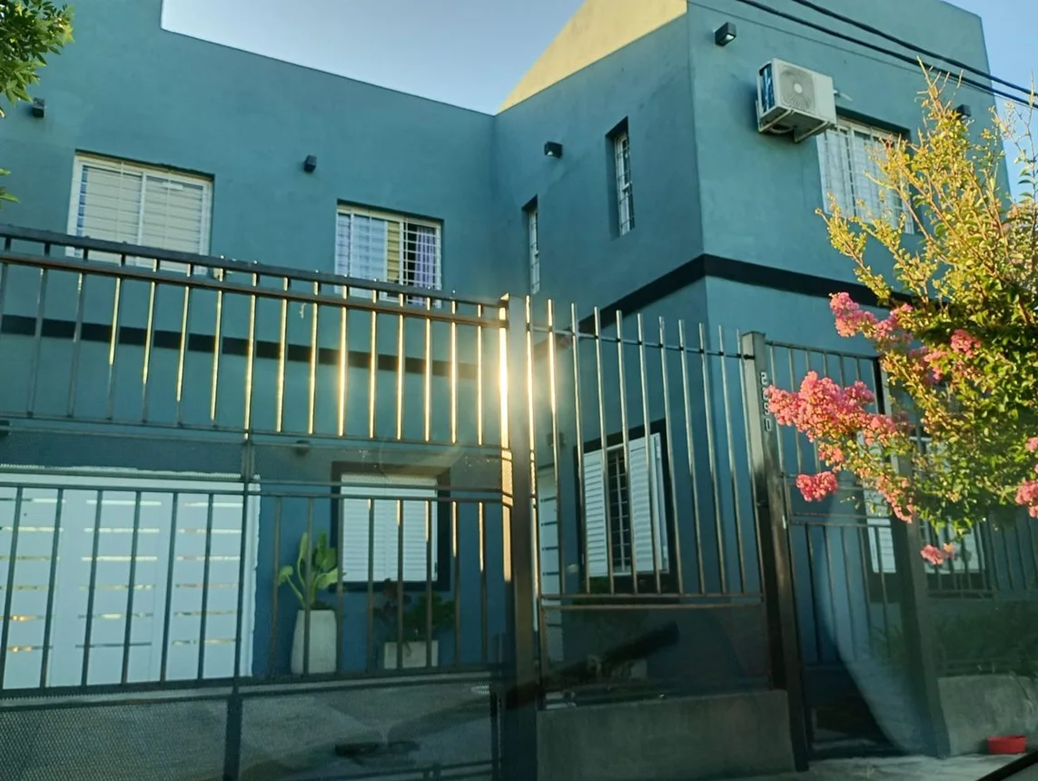Casa en venta en Paraná, foto 2