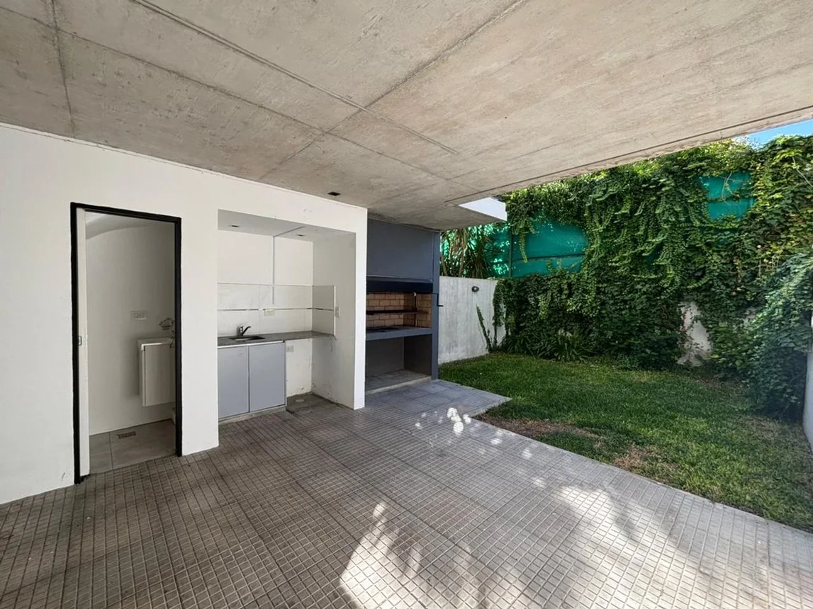Casa tríplex de 3 ambientes en venta en Manuel B. Gonnet, 489 Entre 16 y 16bis 2100, foto 3