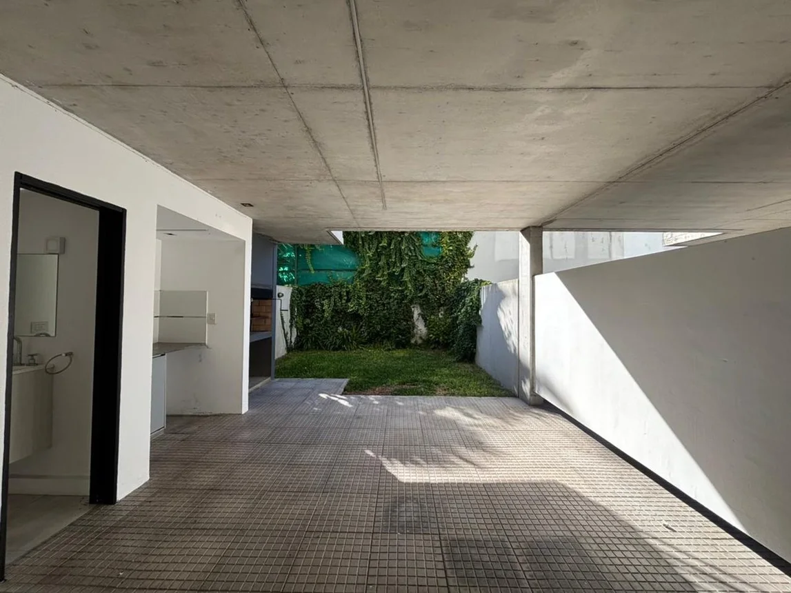 Casa tríplex de 3 ambientes en venta en Manuel B. Gonnet, 489 Entre 16 y 16bis 2100, foto 2