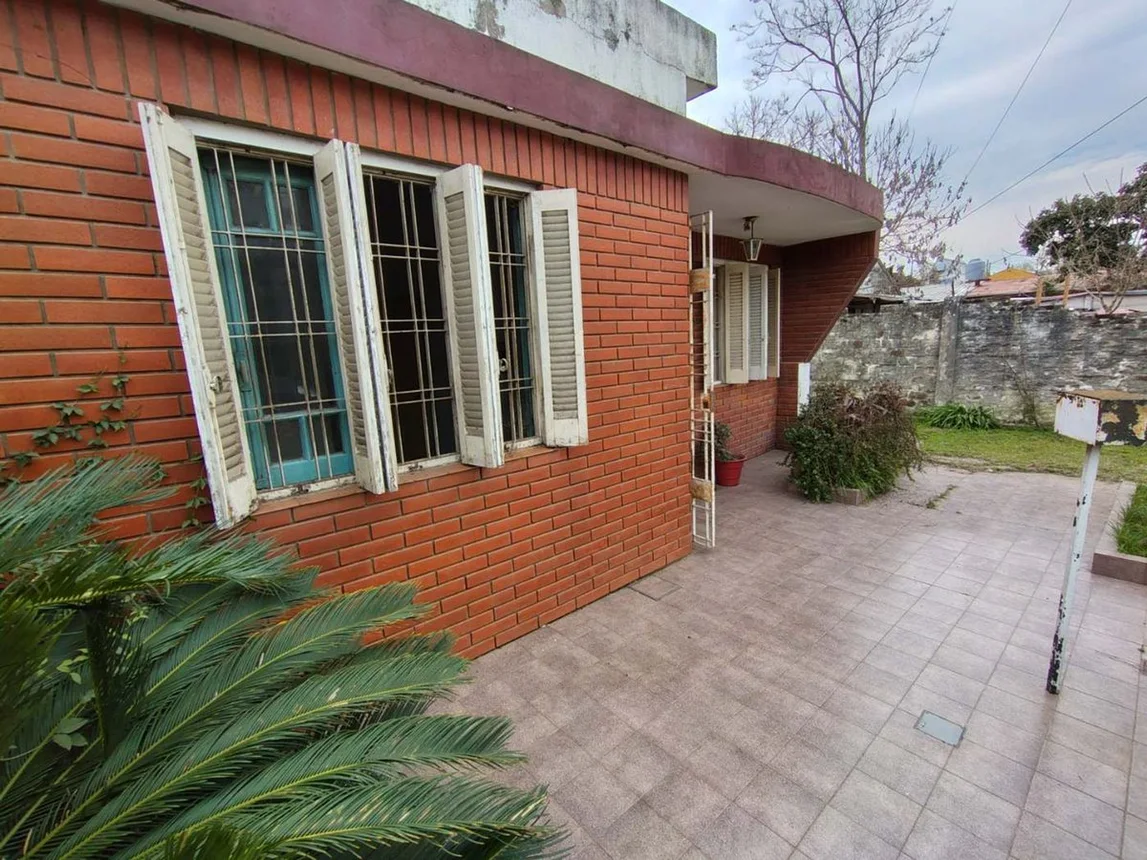 Casa de 3 ambientes en venta en Merlo, Roberto J. Payró 2400