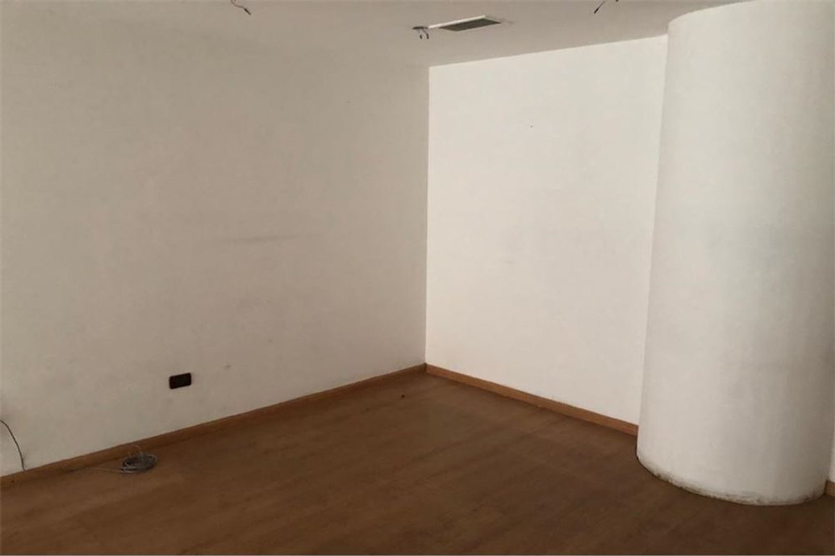 Foto 13 — LOCAL - VENTA - MONTSERRAT - 300 M2
