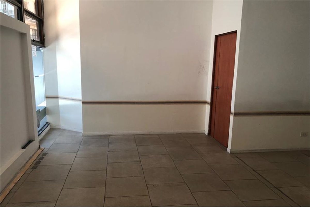 Foto 22 — LOCAL - VENTA - MONTSERRAT - 300 M2