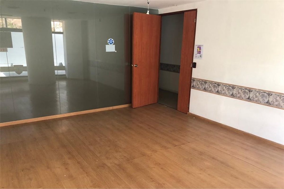 Foto 26 — LOCAL - VENTA - MONTSERRAT - 300 M2