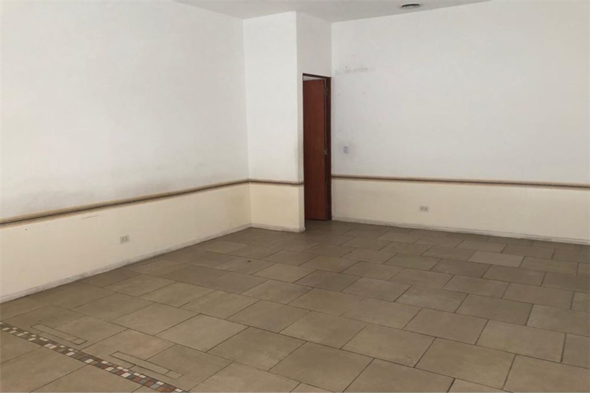 Foto 6 — LOCAL - VENTA - MONTSERRAT - 300 M2