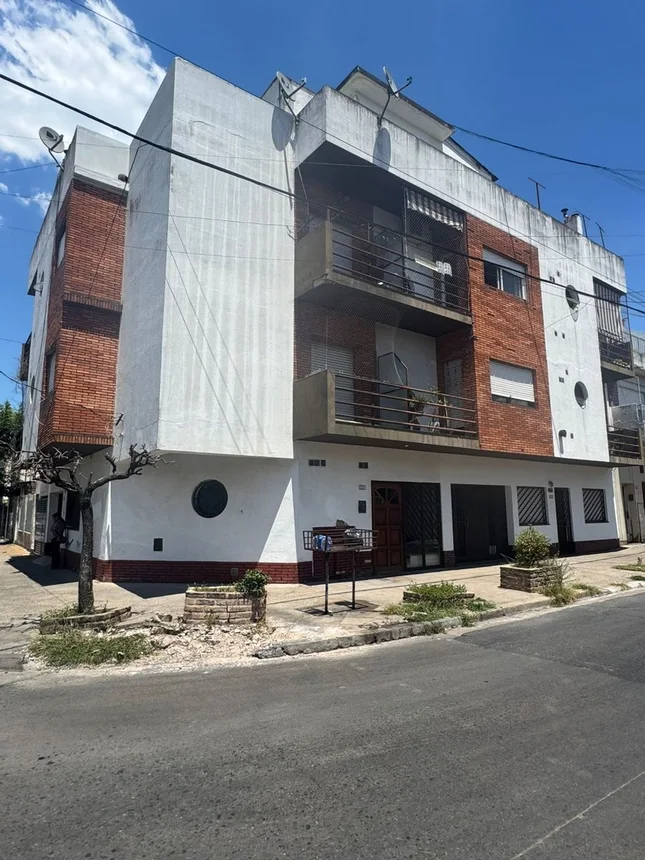 Departamento de 2 ambientes en venta en Lomas del Mirador, Naón 600