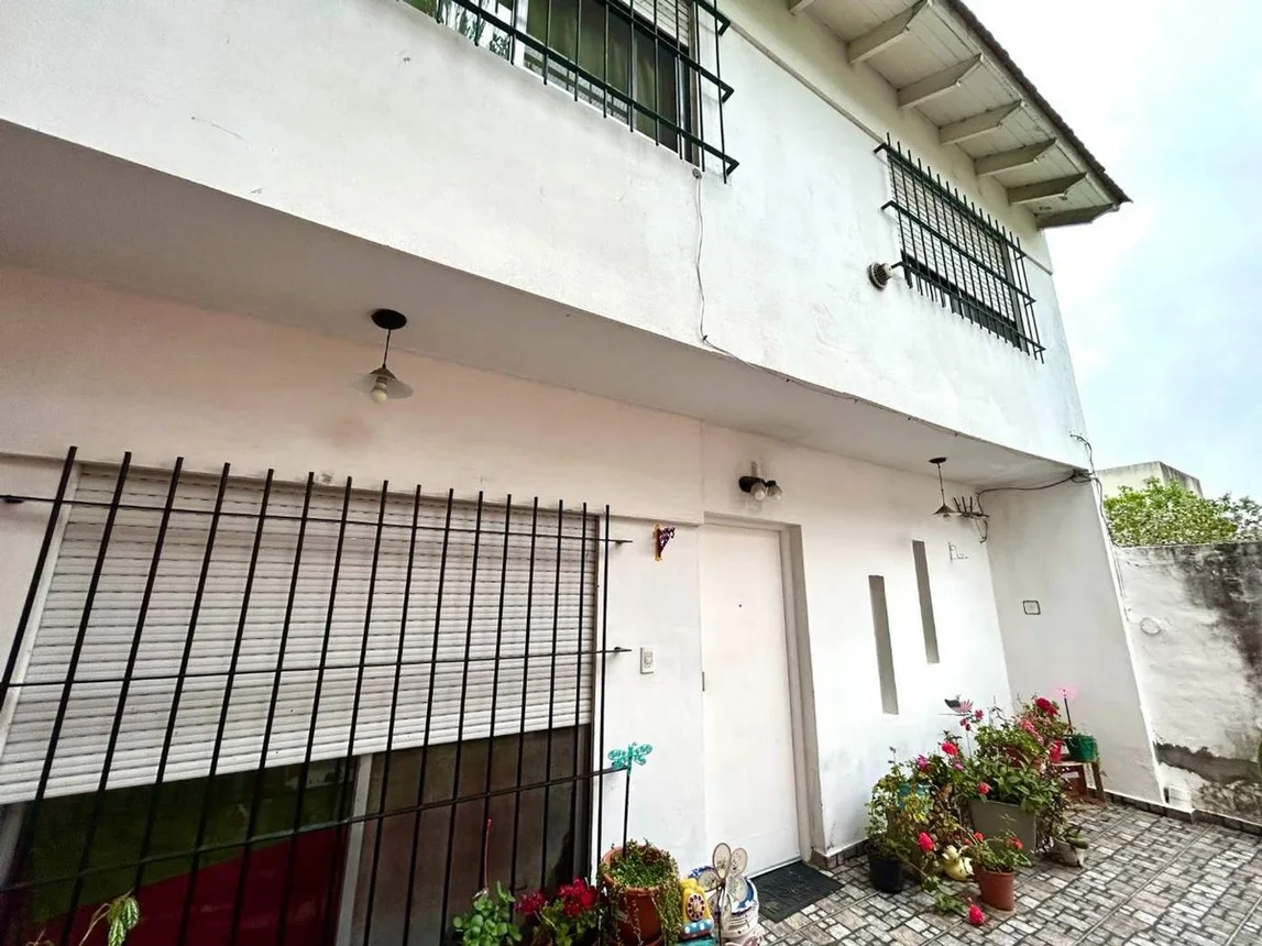PH de 4 ambientes en venta en Olivos, General Bernardo O'higgins 3400