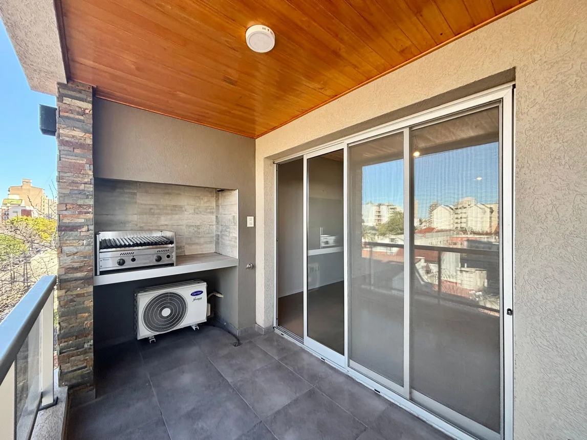 Semipiso de 3 ambientes en venta en Lanús Este, Basavilbaso 1500