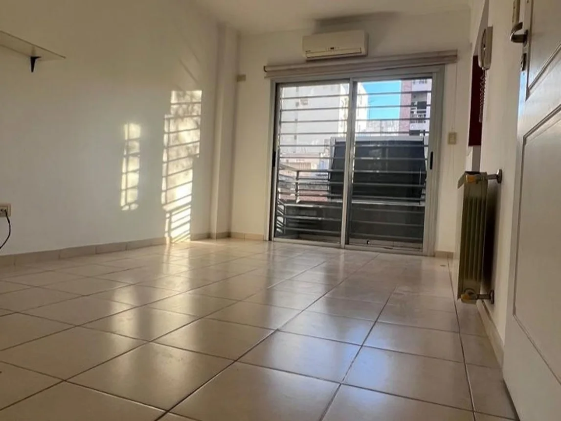 Departamento de 4 ambientes en venta en La Plata, 4 E/ 58 y 59 1200
