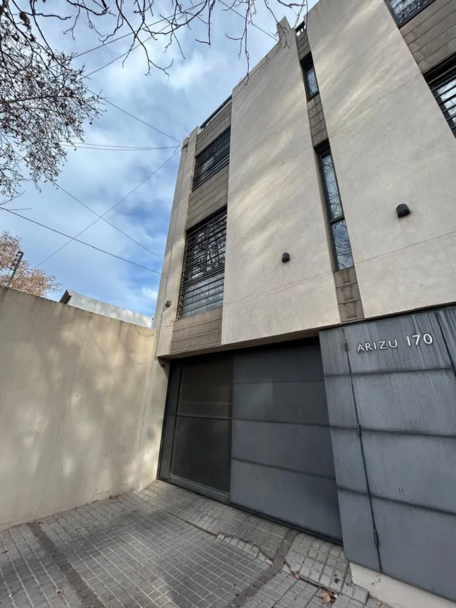 Dúplex de 4 ambientes en venta en Godoy Cruz, Arizu 100