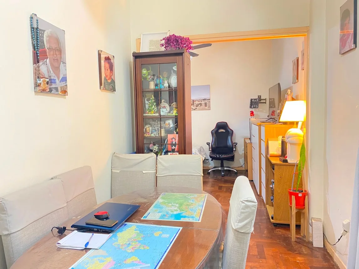 Semipiso de 2 ambientes en venta en Constitución, San José 1200