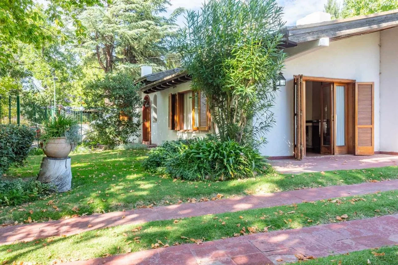 Casa de 7 ambientes en venta en Luján de Cuyo, Victor Delhez 5500, foto 5