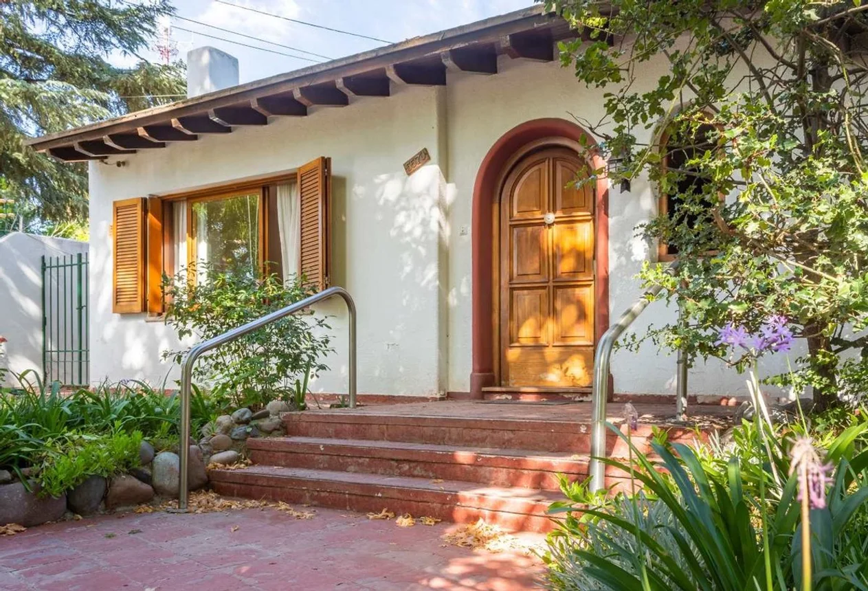 Casa de 7 ambientes en venta en Luján de Cuyo, Victor Delhez 5500