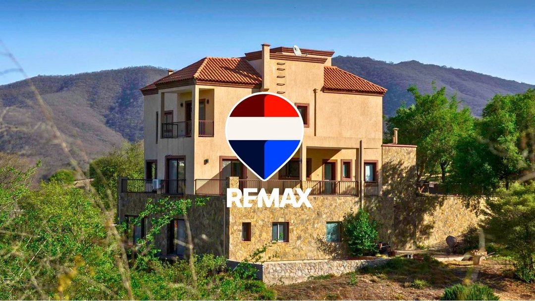 CASA 5 DORM VENTA LA LUCINDA CLUB DE CAMPO PILETA