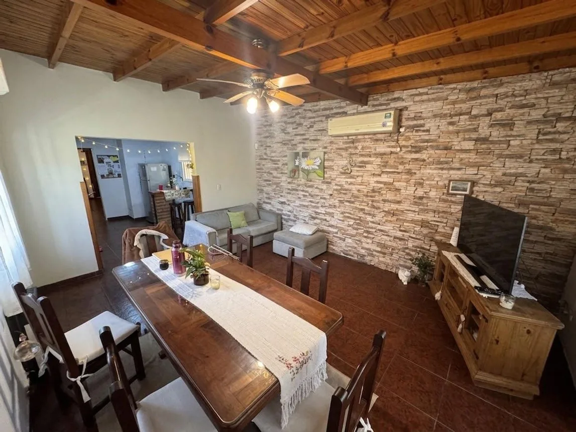 Casa de 3 ambientes en venta en Burzaco, Carlos Guido Spano 900, foto 2