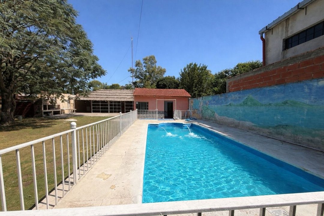 Venta Casa quincho patio y pileta Virrey del pino
