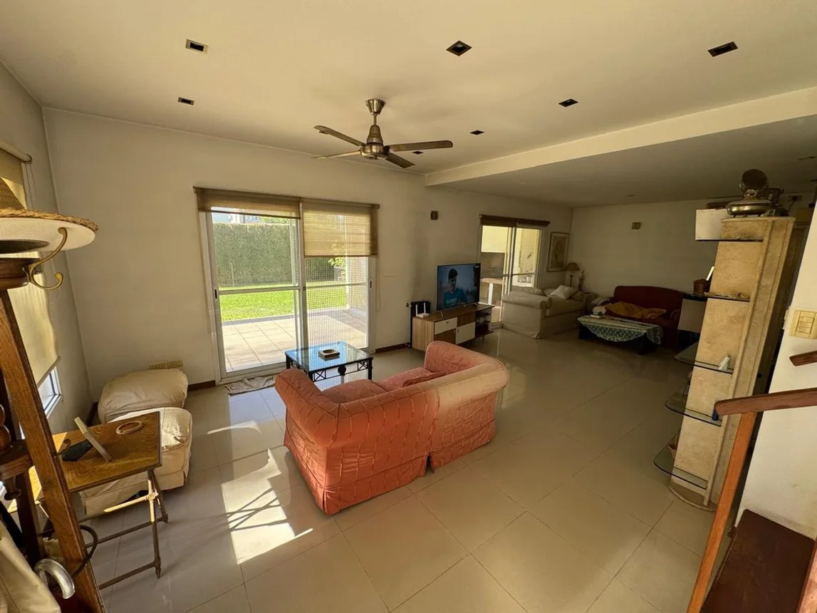 Casa en venta en Manuel Alberti, foto 2