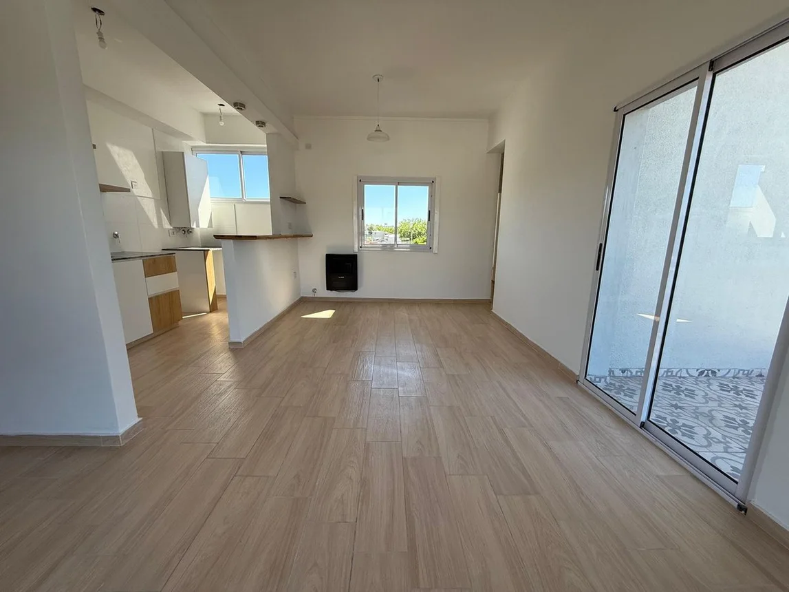 Departamento de 3 ambientes en venta en La Plata, Calle 27 Esquina 57 1100