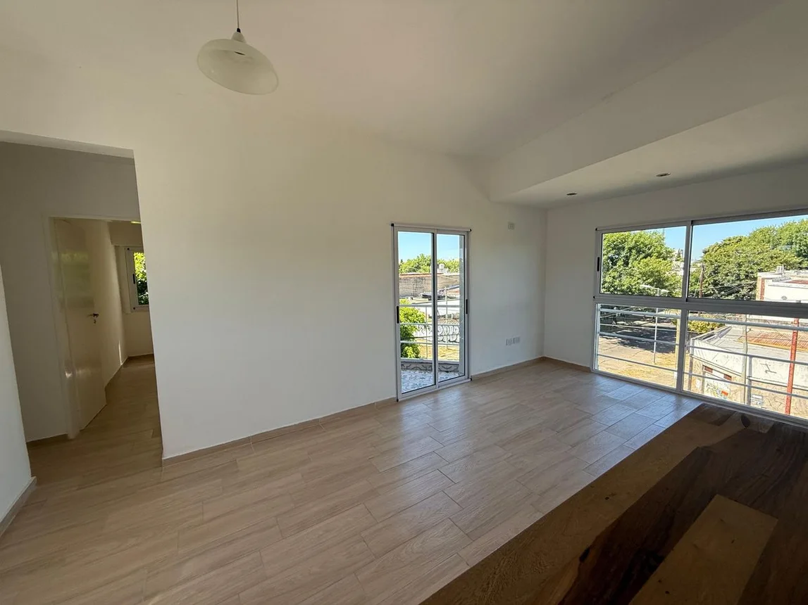 Departamento de 3 ambientes en venta en La Plata, Calle 27 Esquina 57 1100, foto 2