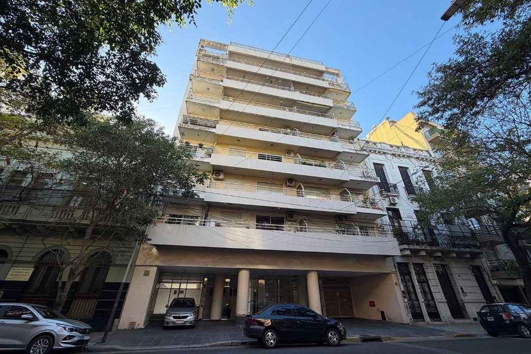 VENTA DEPARTAMENTO BALVANERA SUM, COCHERA Y PILETA