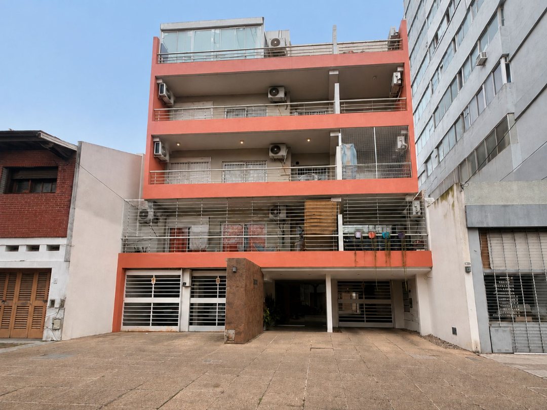 Departamento 3 Amb con Balcón Aterrazado y Cochera