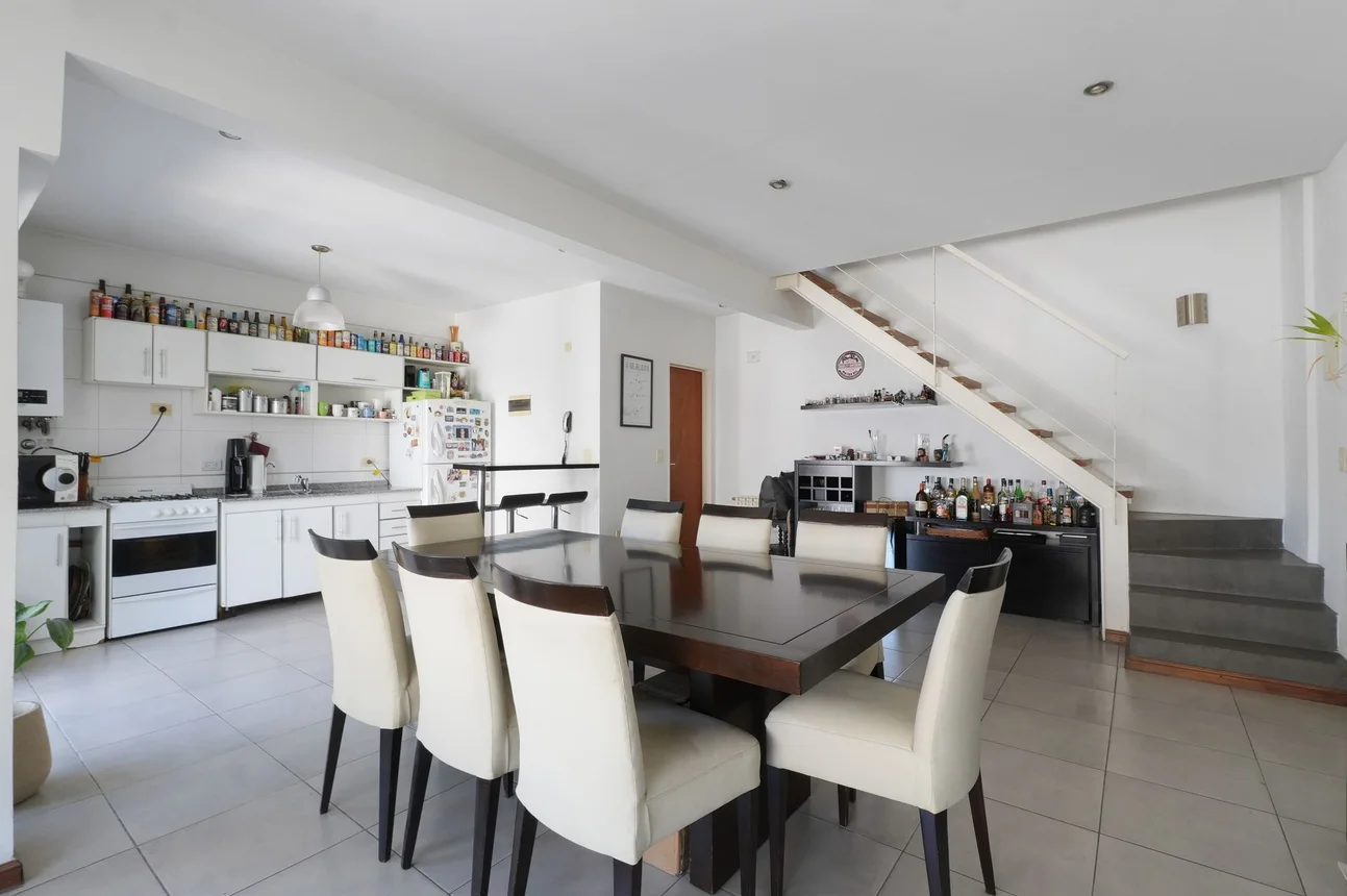 Dúplex de 3 ambientes en venta en Florida, Arenales 1900