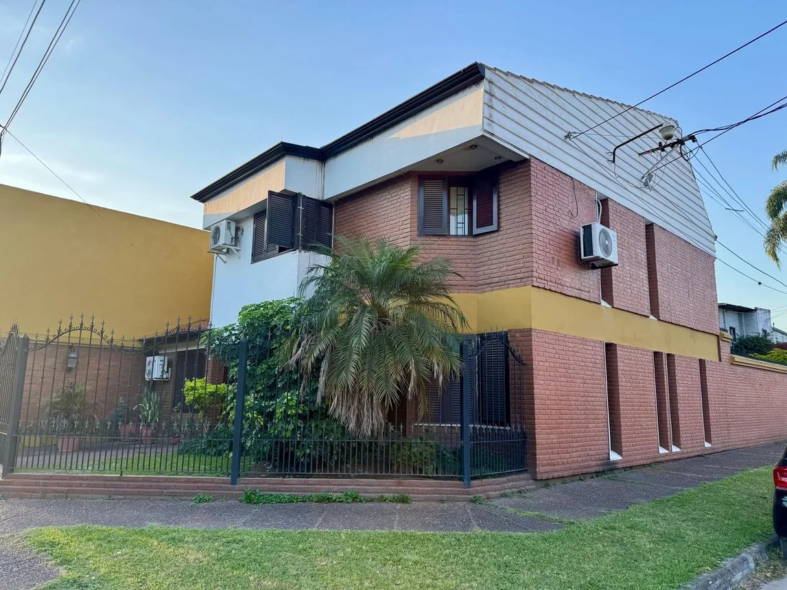 Casa de 6 ambientes en venta en San Miguel de Tucumán, Uruguay 2900