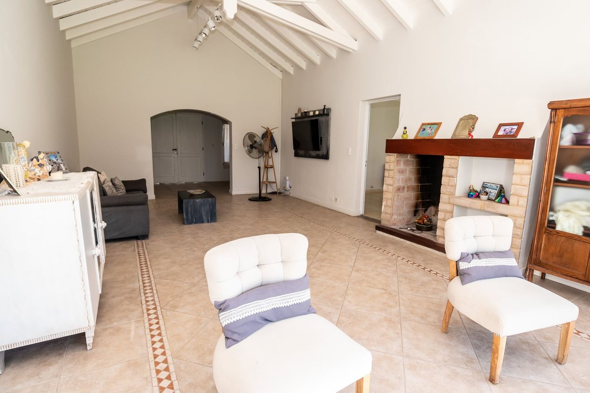 CASA AMPLIA VENTA LA ALMUDENA 3 DORMITORIOS - foto 5
