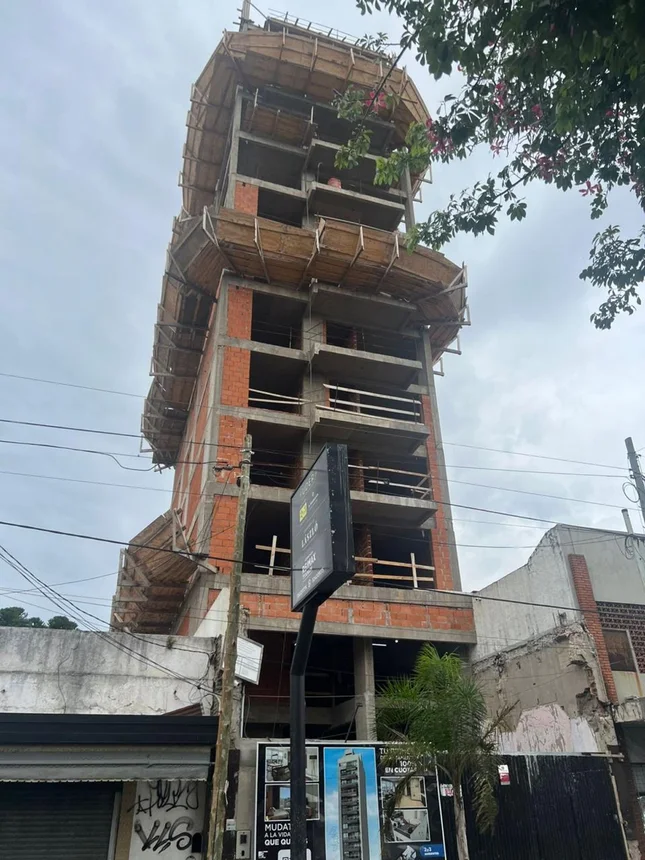 Piso de 4 ambientes en venta en Valentín Alsina, Avenida Presidente Bernardino Rivadavia 600
