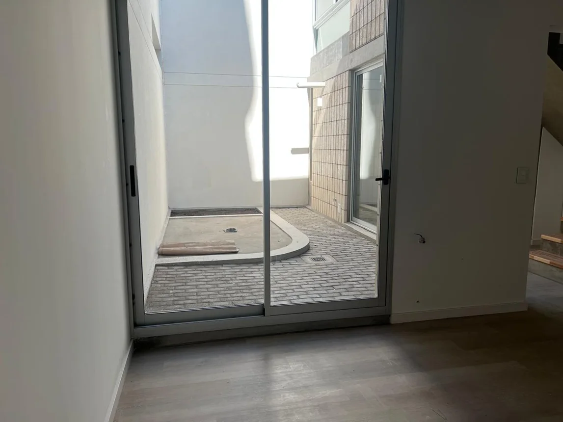 Casa tríplex en venta en Rosario, foto 3