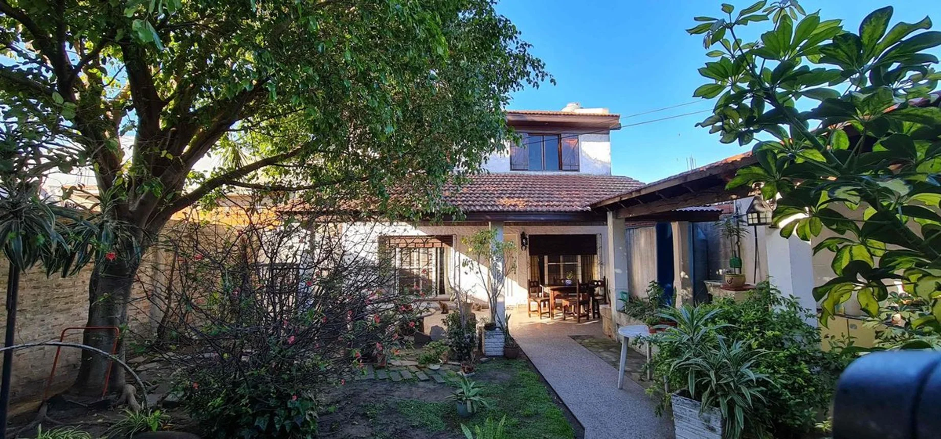 Casa de 5 ambientes en venta en Wilde, Manuel Raposo 6500