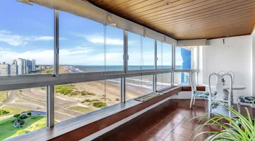 Venta apartamento 4 dormitorios, con vista al mar