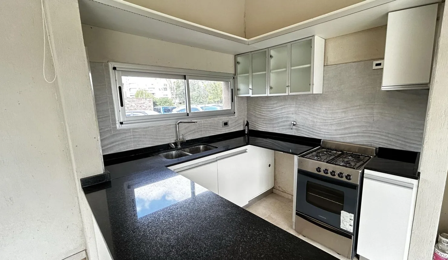 Casa de 4 ambientes en venta en Hudson, Calle 137 7400, foto 2