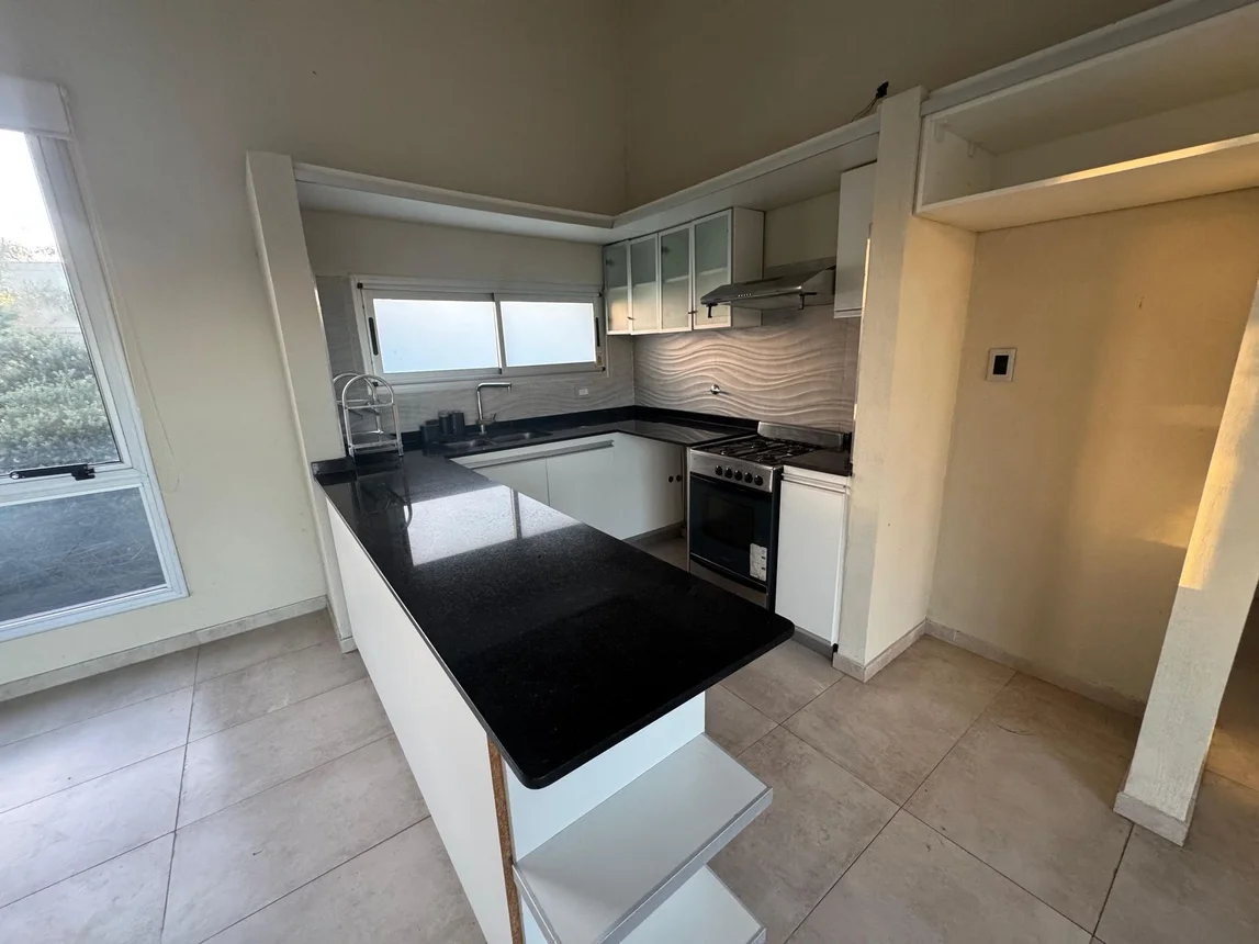 Casa de 4 ambientes en venta en Hudson, Calle 137 7400, foto 3