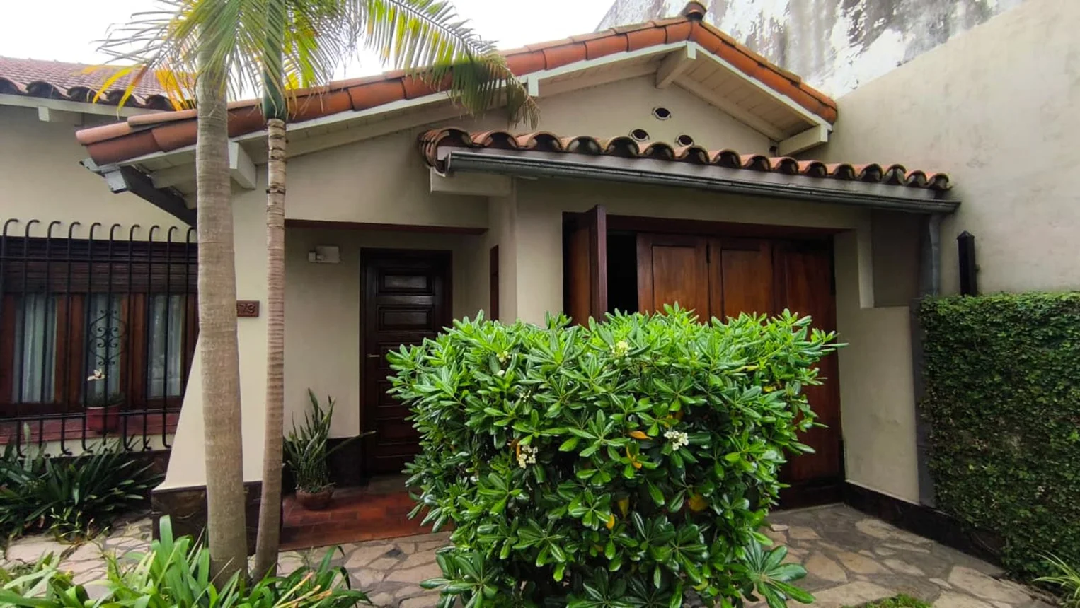 Casa de 6 ambientes en venta en Adrogué, Avenida Tomás Espora 1400, foto 3
