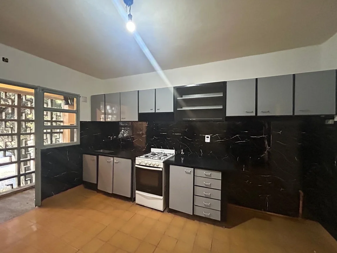 Departamento de 4 ambientes en venta en Villa Luzuriaga, Triunvirato 3900