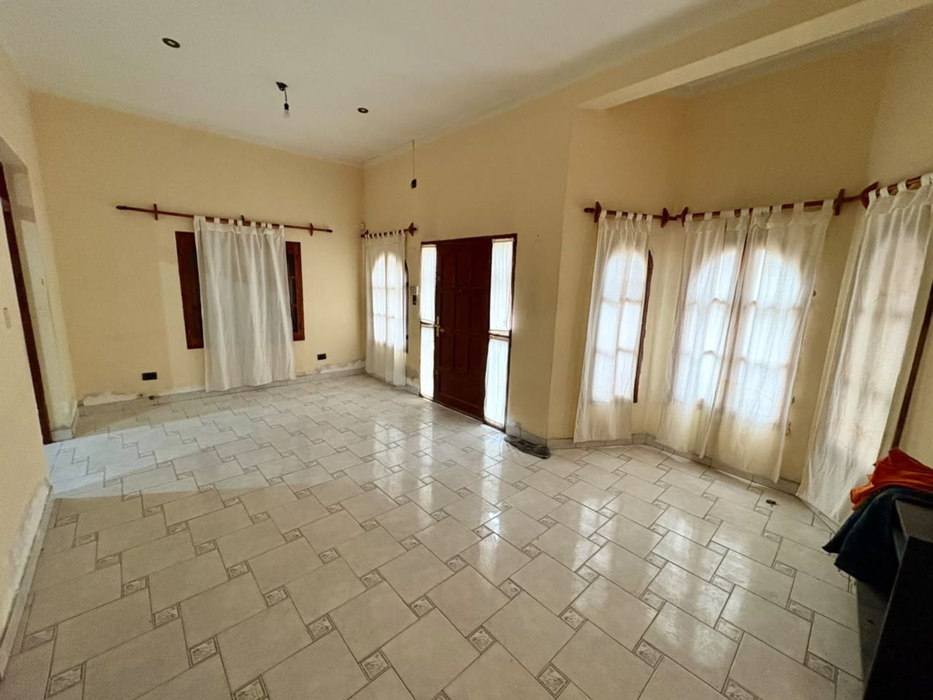 VENTA CASA 4 DORM ZONA NORTE APTO CREDITO - foto 4