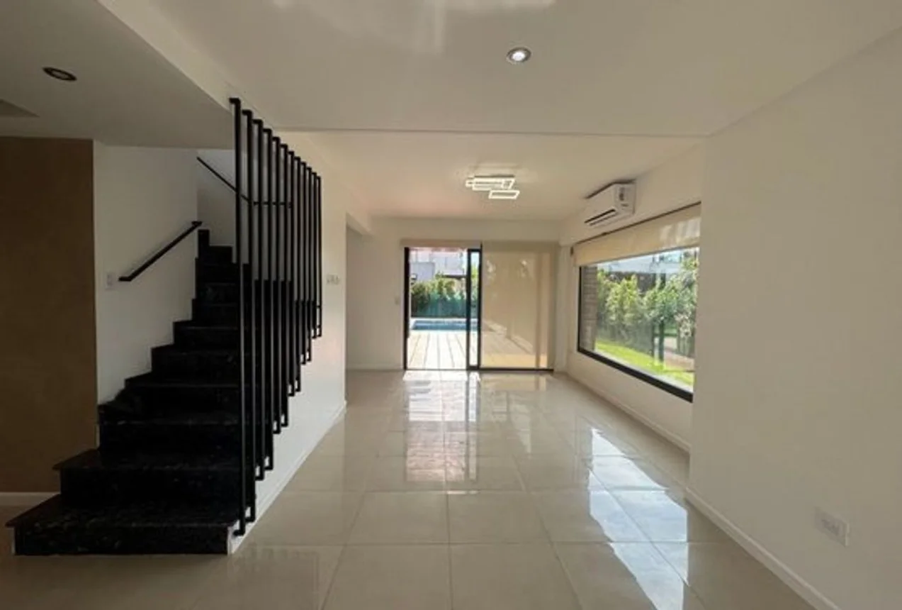 Casa en venta en Quilmes, foto 4
