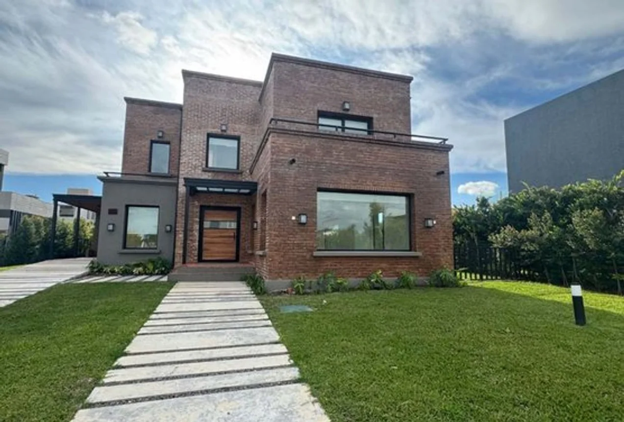Casa en venta en Quilmes, foto 3