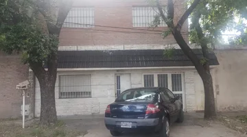 VENTA CASA 3 DORMITORIOS, PATIO Y COCHERA