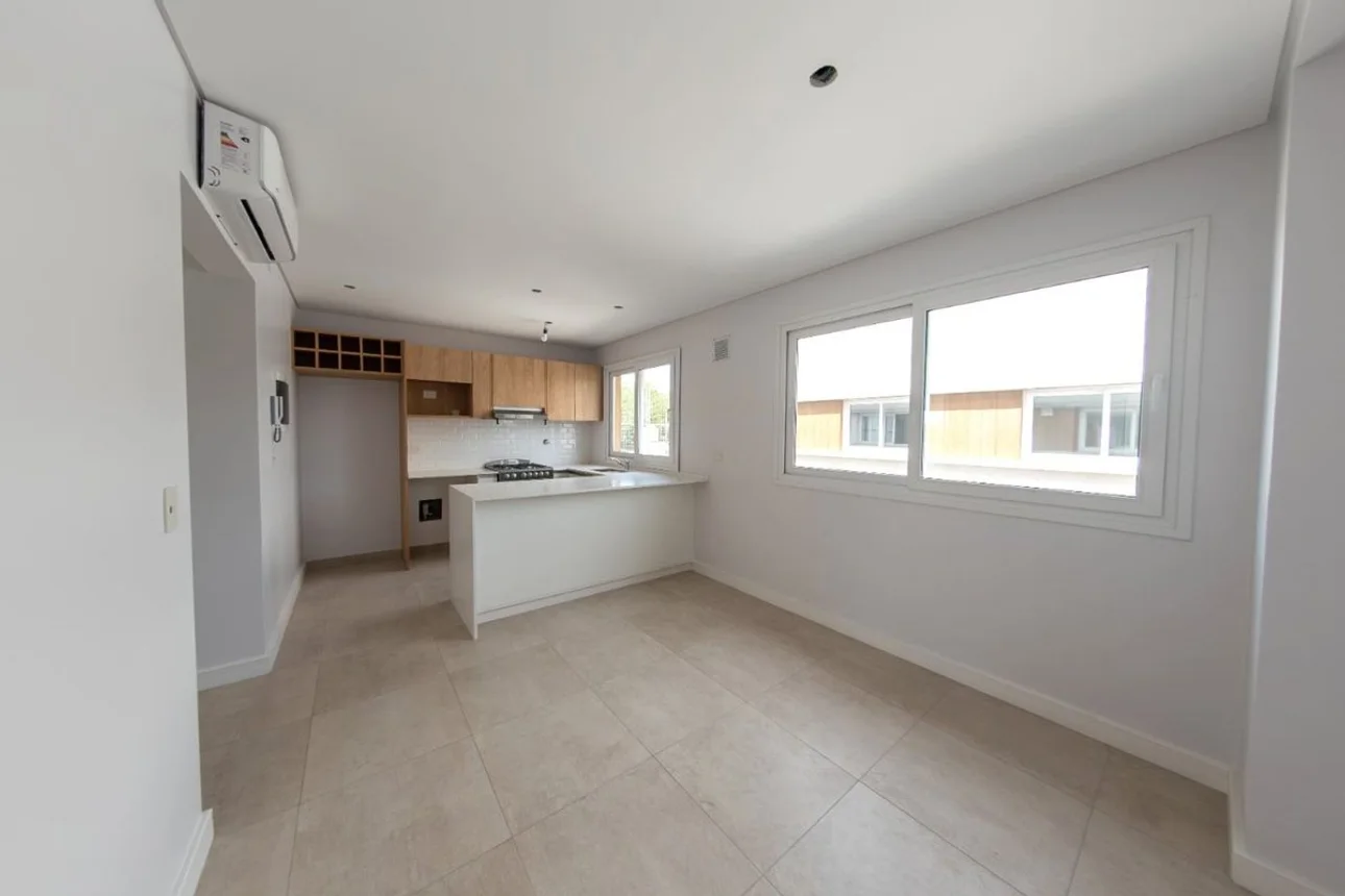 Dúplex de 4 ambientes en venta en Berazategui, Calle 157 1300, foto 5